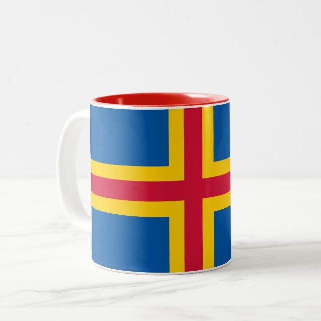 Patriotische Åland-Inseln-Flagge Zweifarbige Tasse (Vorderseite Links)