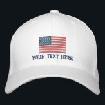 Patriotische amerikanische Flagge Sondersport mit  Bestickte Kappe<br><div class="desc">Patriotische amerikanische Flagge Custom Sport Hut. Personalisierte Kappe mit besticktem Logo der US-Flagge. US Flagge des Stickereidesigns der Staaten mit personalisierbarer Textvorlage. Fügen Sie Ihren eigenen Namen, inspirierendes Sprichwort oder lustiges Zitat hinzu. Cooler Geburtstag des 4. Juli Party Geschenkidee für Männer, Frauen und Kinder (Junge oder Mädchen). USA Stolz Ikone...</div>