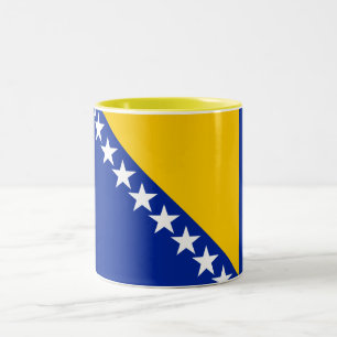 Patriotische bosnisch-herzegowinische Flagge Zweifarbige Tasse