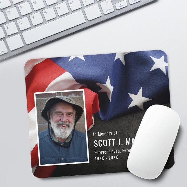 Patriotische Fahne im Love Memory Beileid Foto Mousepad (Patriotic Flag In Loving Memory Sympathy Photo Mouse Pad)