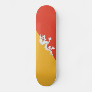 Patriotische Flagge Bhutans Skateboard