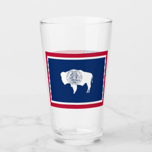 Patriotische Glastasse mit der Flagge von Wyoming Glas