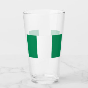 Patriotische Glastasse mit Flagge Nigerias Glas