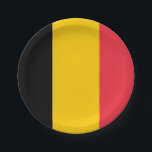 Patriotische Papiertafel mit belgischer Flagge Pappteller<br><div class="desc">Genießen Sie Ihr Essen mit unseren Tellern unter belgischer Flagge! Diese Teller sind sowohl für Bequemlichkeit als auch für kulturellen Stolz konzipiert und zeigen das ikonische Design der belgischen Fahne mit drei senkrechten schwarzen, gelben und roten Streifen. Ob Sie ein belgisches Party veranstalten, einen besondere Anlass feiern oder einfach nur...</div>