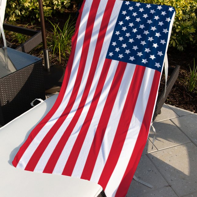 Patriotische rot-weiße und blauamerikanische Flagg Strandtuch (Von Creator hochgeladen)