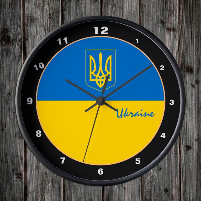 Patriotische Ukraine, trendige ukrainische Flaggen Runde Wanduhr (Von Creator hochgeladen)