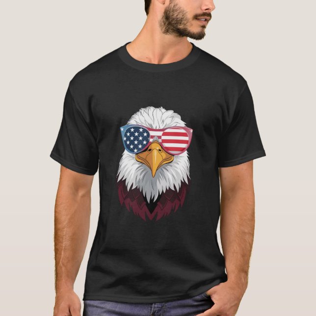Patriotischer Adler der amerikanischen Flagge am 4 T-Shirt (Vorderseite)