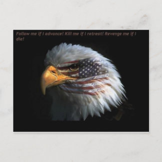 Patriotischer Adler mit Flaggenhintergrund Postkarte