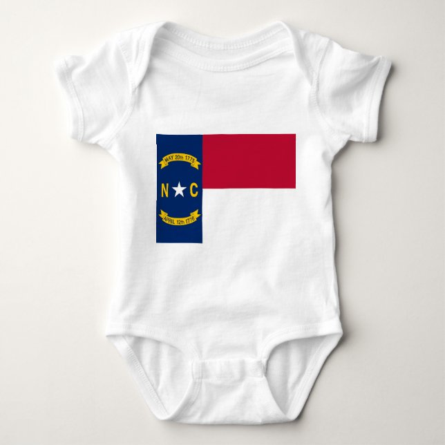 Patriotischer Babybodyanzug mit der Flagge North C Baby Strampler (Vorderseite)