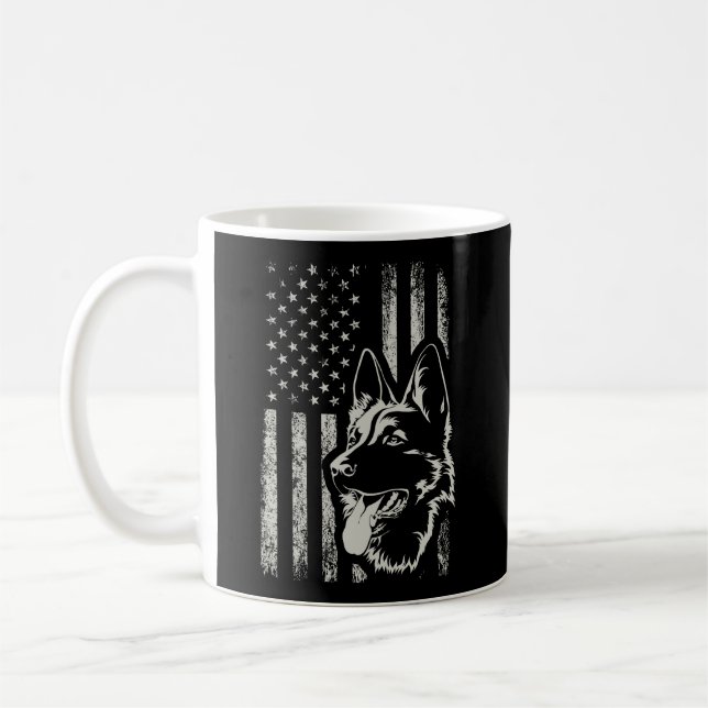 Patriotischer Deutscher Schäferhund Amerikanische  Kaffeetasse (Links)