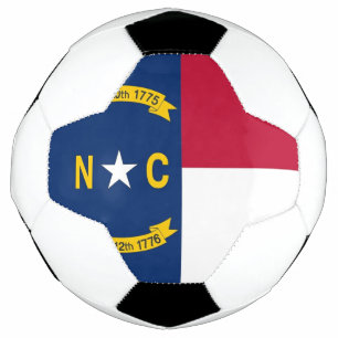 Patriotischer Fußballball mit Flagge von North Car Fußball