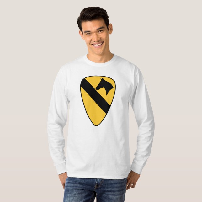Patriotischer Patch der ersten Cavalry Division T-Shirt (Vorne ganz)