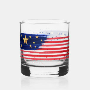 Patriotischer Pinselstrich-Flagge mit goldenem Ste Whiskyglas