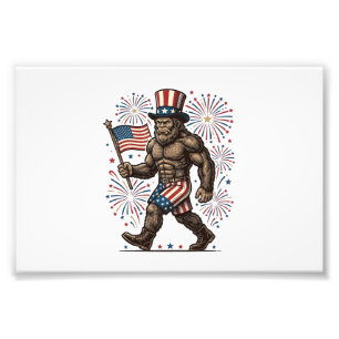 Patriotischer Sasquatch Feuerwerk Vintage Gravur D Fotodruck