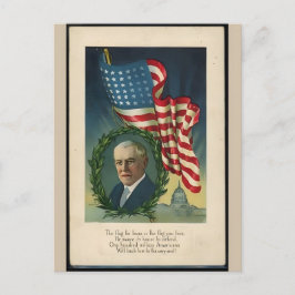 Patriotischer Soldat hält US-Flagge Postkarte