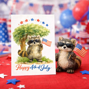 Patriotischer Waschbär hält die USA-Flagge am vier Postkarte