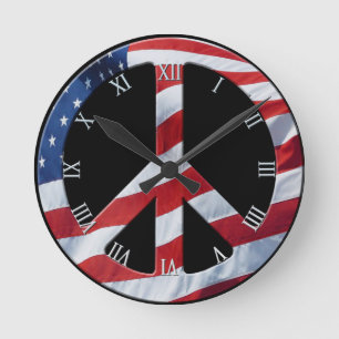 Patriotisches Friedenssymbol - US-Flagge Keine-Kri Runde Wanduhr