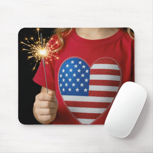 Patriotisches Mädchen hält ein Wunderkerze Mousepad (Mit Mouse)