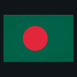 Patriotisches Poster mit Flagge von Bangladesch<br><div class="desc">Mit diesem Patriotischen Poster mit der Flagge Bangladeschs kannst du deinen Nationalstolz in feinem, lebendigem Stil zeigen! Dieses aufschlussreiche Poster zeigt das auffallende Design der Flagge Bangladeschs, deren mächtiger roter Kreis sich auf einem tiefen grünen Hintergrund konzentriert und die aufgehende Sonne und die üppige Landschaft der Nation symbolisiert. Dieses Plakat...</div>