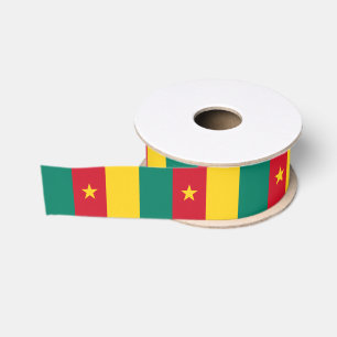 Patriotisches Ribbon mit Flagge Kameruns Ripsband