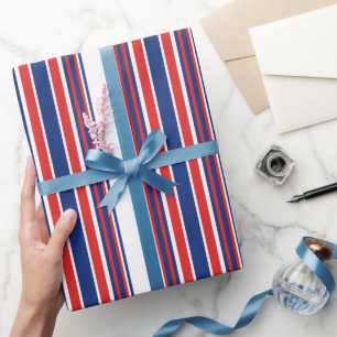 Patriotisches Rot-Weiß-Blau mit vertikalen Streife Geschenkpapier
