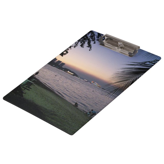 Pattaya Beach Sunset ... Chonburi, Thailand Klemmbrett (Schrägansicht)