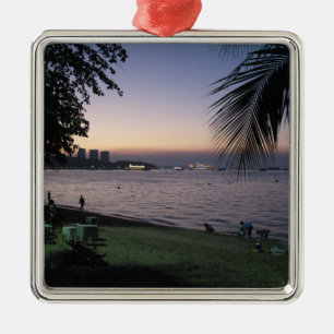 Pattaya Beach Sunset ... Chonburi, Thailand Silbernes Ornament