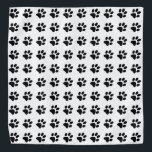 Paw Prints in Weiß und Schwarz Kopftuch<br><div class="desc">Paw Prints in Weiß und Schwarz - einfach aber toll für einen Tierliebhaber! Oder für Ihr Haustier!</div>