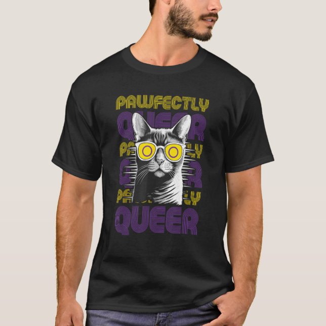 Pawfectly Queer  Cat With Sunglasses Intersex Prid T-Shirt (Vorderseite)