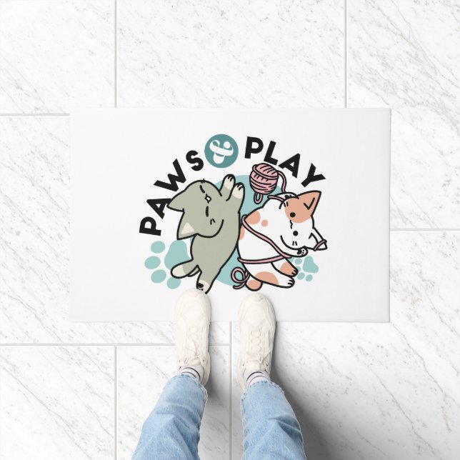 Paws and Play – Adorable Cat Illustration Fußmatte (Indoor)