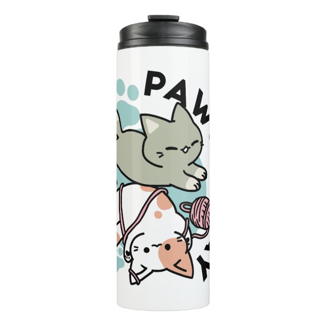 Paws and Play – Adorable Cat Illustration Thermosbecher (Vorderseite)