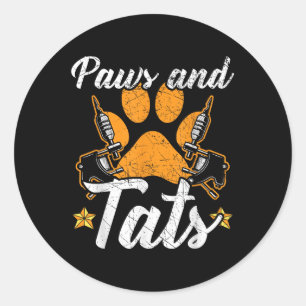 Paws und Tats, die Tattoo Lover Tattoing Hunde Ow Runder Aufkleber