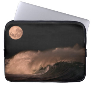 Pazifische Sturmwellen   Nordküste von Oahu, Hawai Laptopschutzhülle