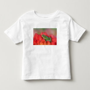 Pazifischer Laubfrosch auf Blumen im Garten Kleinkind T-shirt
