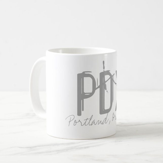 PDX Portland Airport Typografie Kaffeetasse (Vorderseite Links)