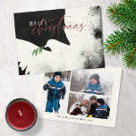 Peace Dove Foto Frohe Weihnachten Schwarze Burgund<br><div class="desc">Diese 7" x 5" flachen Weihnachtskarten sind mit einer abstrakten Taube in Schwarz-Creme und einem Platzhalter für Familienname und Jahr ausgestattet. Fügen Sie drei Ihrer Lieblings-Fotos auf der Rückseite hinzu.</div>