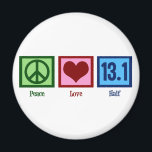 Peace Liebe 13.1 Halbmarathon-Läufer Magnet<br><div class="desc">Peace Liebe Half Marathon. Ein Friedenszeichen,  Herz und 13.1 für einen Läufer. Ein cooles Geschenk für jemanden,  der in einem Rennen trainiert.</div>