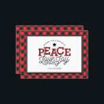 PEACE Liebe Joy Buffalo Kariert Border Feiertagskarte<br><div class="desc">Dieses trendige Design enthält den Text "Peace Liebe Joy" mit kariertem Rot- und Schwarzbüffel. Klicken Sie auf die Schaltfläche Anpassen für mehr Flexibilität beim Anpassen von Grafik, Text und/oder Foto! Variationen dieses Designs, zusätzliche Farben sowie koordinierende Produkte sind in unserem Shop, zazzle.com/store/doodlelulu verfügbar. Kontaktieren Sie uns, wenn Sie dieses Design...</div>