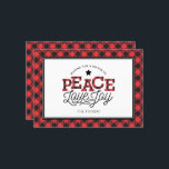 PEACE Liebe Joy Buffalo Kariert Border Feiertagskarte<br><div class="desc">Dieses trendige Design enthält den Text "Peace Liebe Joy" mit kariertem Rot- und Schwarzbüffel. Klicken Sie auf die Schaltfläche Anpassen für mehr Flexibilität beim Anpassen von Grafik, Text und/oder Foto! Variationen dieses Designs, zusätzliche Farben sowie koordinierende Produkte sind in unserem Shop, zazzle.com/store/doodlelulu verfügbar. Kontaktieren Sie uns, wenn Sie dieses Design...</div>