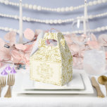 Peace Liebe Joy Festive Foliage Elfenbein Vintager Geschenkschachtel<br><div class="desc">'Peace Liebe Joy' Festivals Rahmen, dekorative Schnörkel, Vintag klassische Elfenbeinweiß und Gold, elegante und stilvolle Art Deco Feiertag-Party-Box. Der Hintergrund kann in eine beliebige Farbe geändert werden. Entworfen / Original-Kunstwerk von fat*fa*tin. Einfach mit eigener Textnachricht, Name, Foto oder Bild personalisieren. Weitere Schriftart-Stile, Foto-Filter und Editing-Features sind auf der 'Edit Design'-Seite...</div>