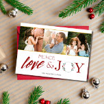 Peace Liebe Joy Three Foto Family Weihnachten<br><div class="desc">Drei Fotos Weihnachtskarte mit einem Typografie-Design von "Peace, Liebe, and Joy" - der perfekte Weg, um den Geist der Saison und Ihre Erinnerungen mit Lieben zu teilen! Unsere Urlaubskarte zeigt ein "Peace, Liebe, and Joy"-Typografie-Design, das den Kern der Stimmung der Saison abbildet. Passen Sie sich nicht nur mit einem, sondern...</div>