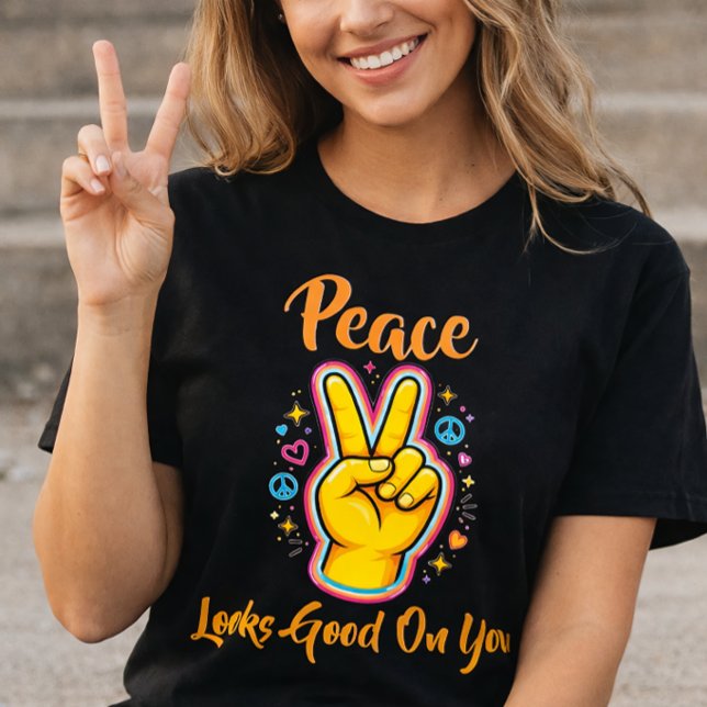 Peace Looks Good on You – Positive Vibes Graphic T-Shirt (Von Creator hochgeladen)