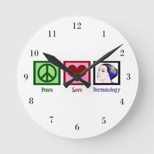 Peace Love Dermatology Runde Wanduhr