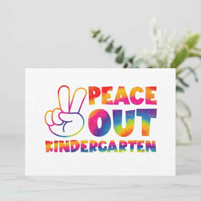 "Peace out Kindergarten" Gefärbte Krawatte letzten Einladung (Stehend Vorderseite)