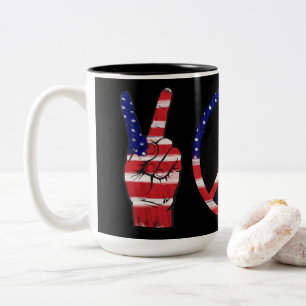 Peace Signs Flag Colors Two-Tone-Kaffee-Tasse Zweifarbige Tasse