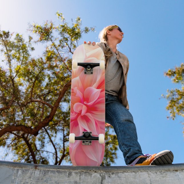 Peach Blush Dahlia Blossom Skateboard (Außenbereich 1)