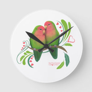 Peach Faced Love Birds Runde Wanduhr