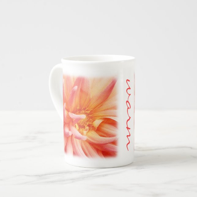 Peach farbig Dahlia Prozellantasse (Vorderseite Links)