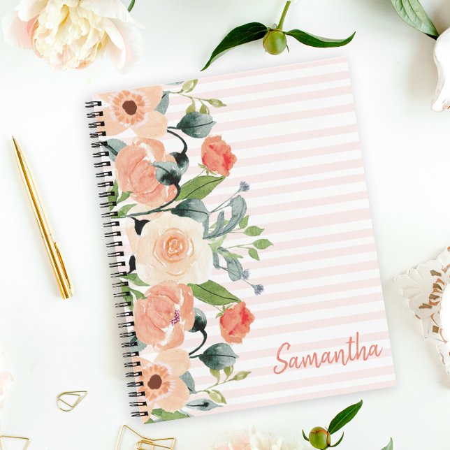 Peach Floral Personalisiert Notizbuch (Brighten up your school day or journaling time with this pretty notebook.)