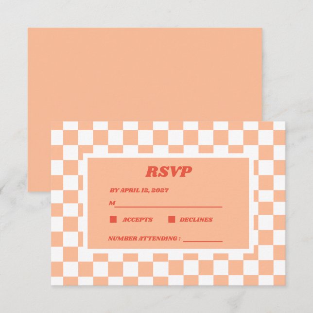 Peach Fuzz Checkered Gingham Pattern RSVP Karte (Vorne/Hinten)